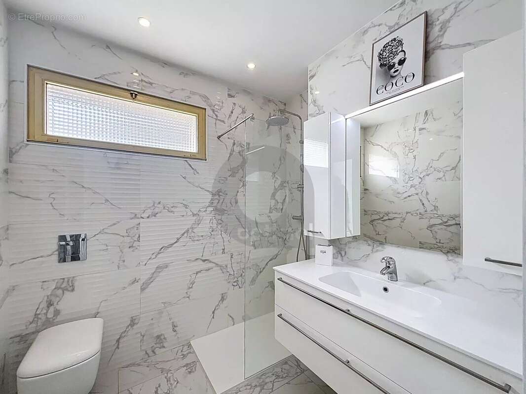 Appartement à ROQUEBRUNE-CAP-MARTIN