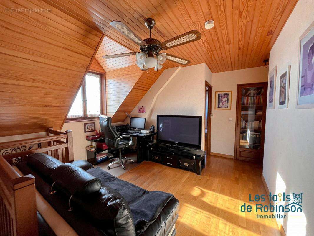 Maison à VERRIERES-LE-BUISSON