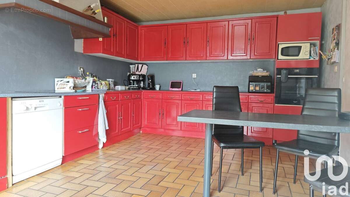 Maison 217 m² à Saint-Marc-La-Lande  - photo 8