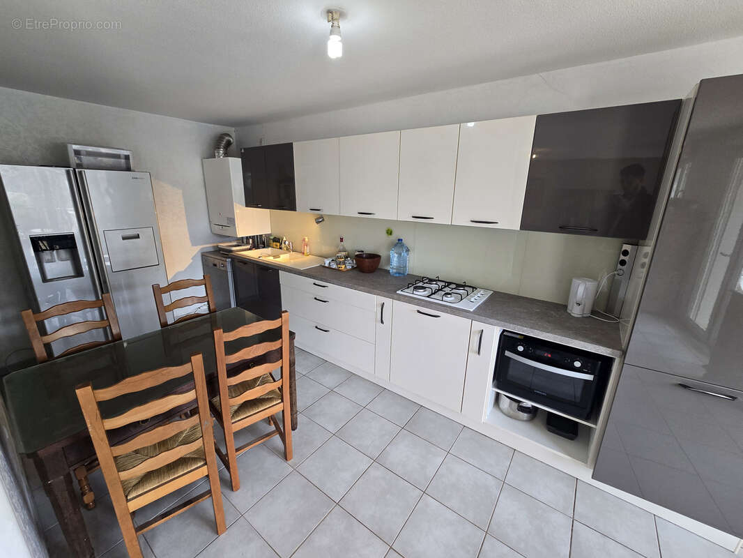 Appartement à SAINT-MARTIN-D'HERES