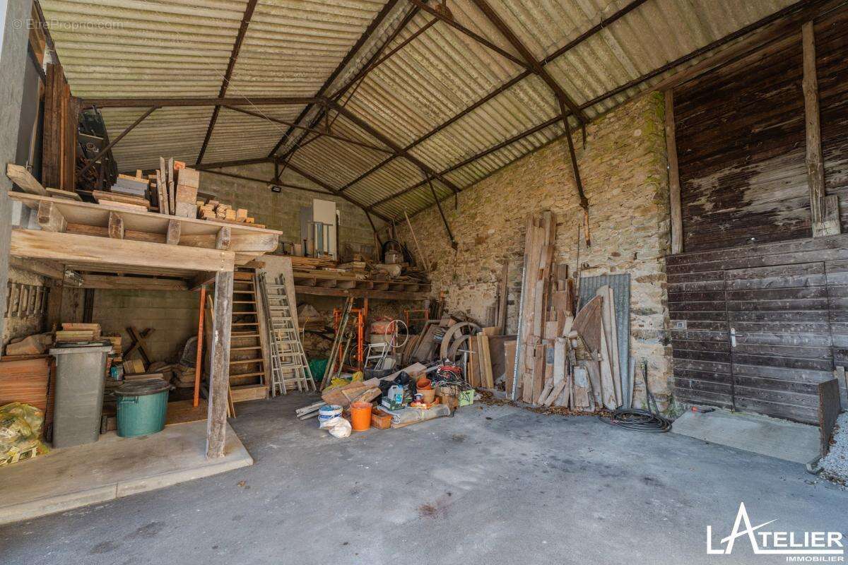 Maison à SAINT-ETIENNE-DE-MONTLUC