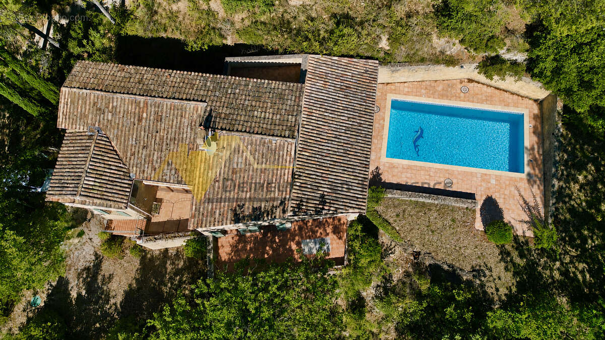 À vendre   Villa de caractère avec vue dominante, piscine et 4 chambres - photo 2