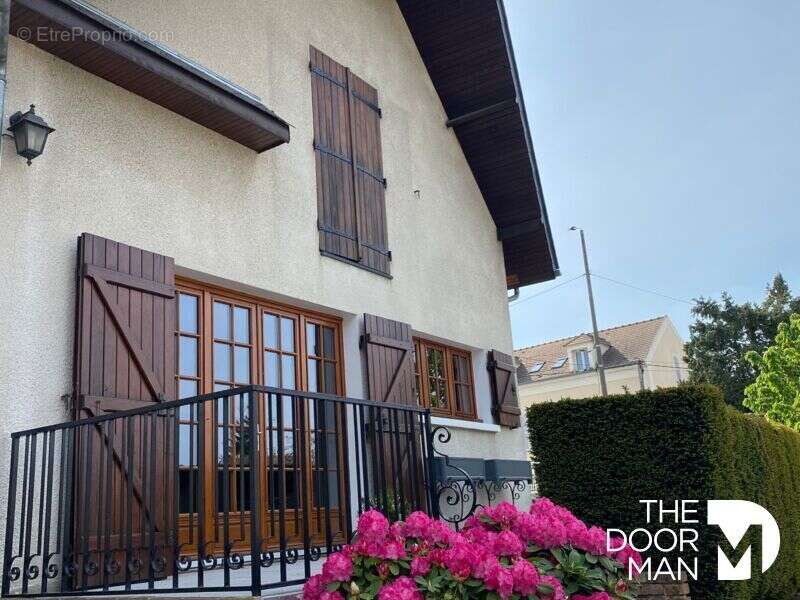 Maison à CORBEIL-ESSONNES