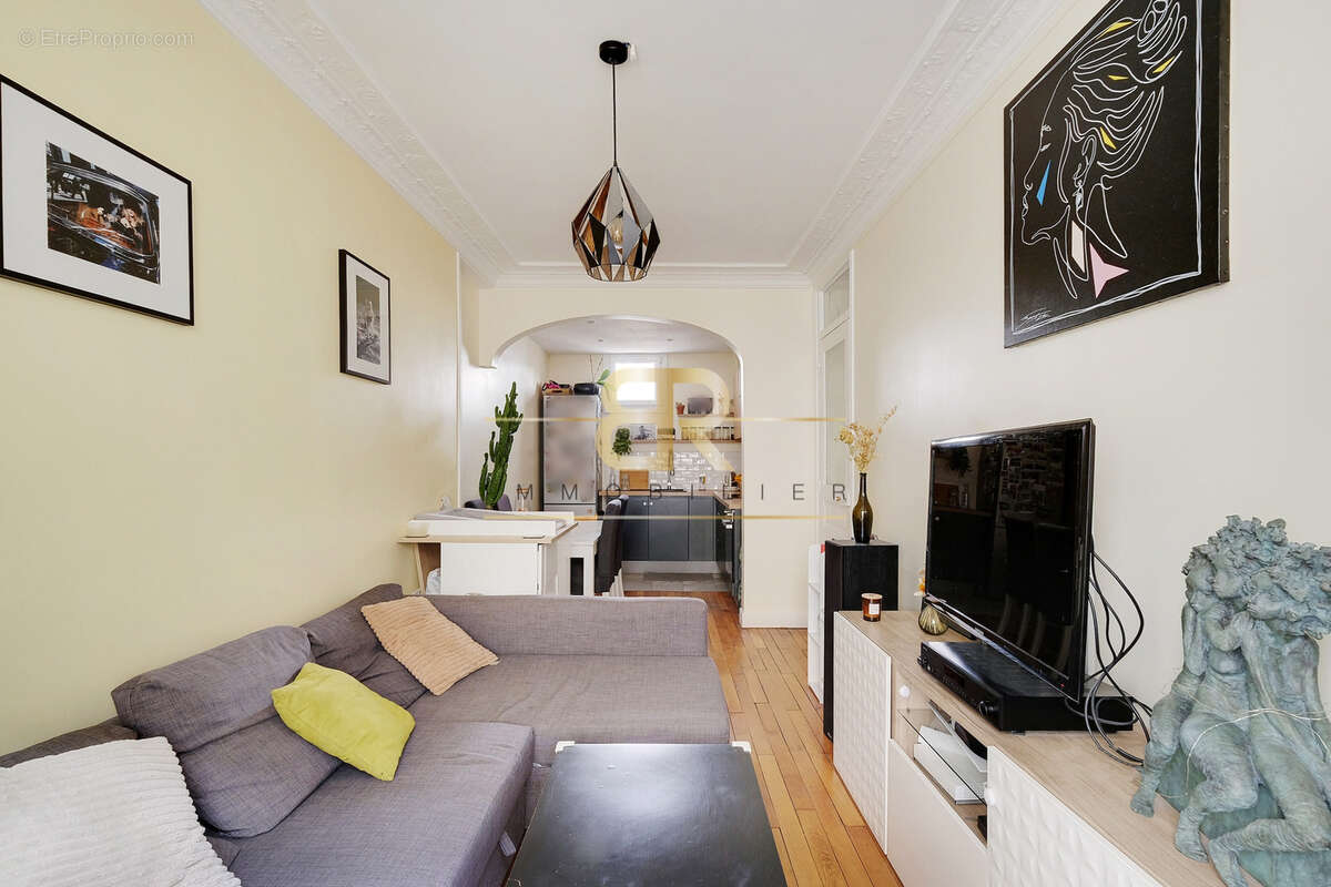 Appartement à PARIS-17E