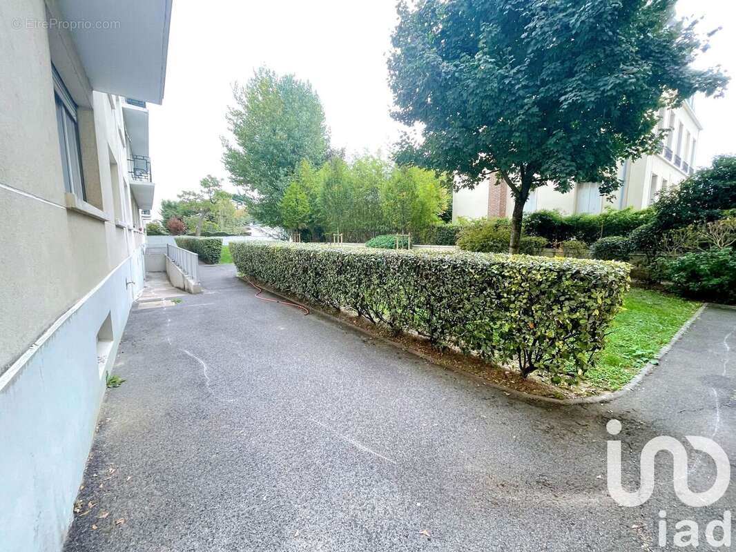 Photo 8 - Appartement à BOURG-LA-REINE