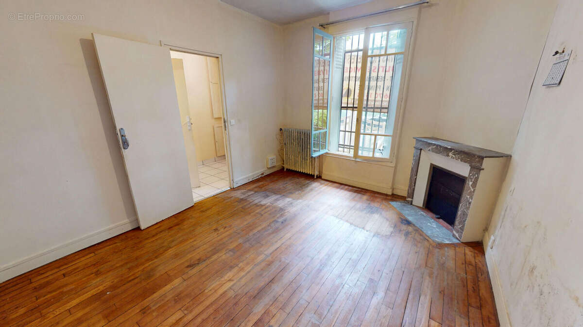 Exclusivité Guy Hoquet : Maison de ville avec extérieur et box à Montreuil - photo 4