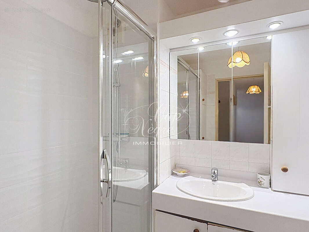 Appartement t2 avec parking à vendre en centre ville de cavalaire sur mer - golfe de saint tropez - photo 12