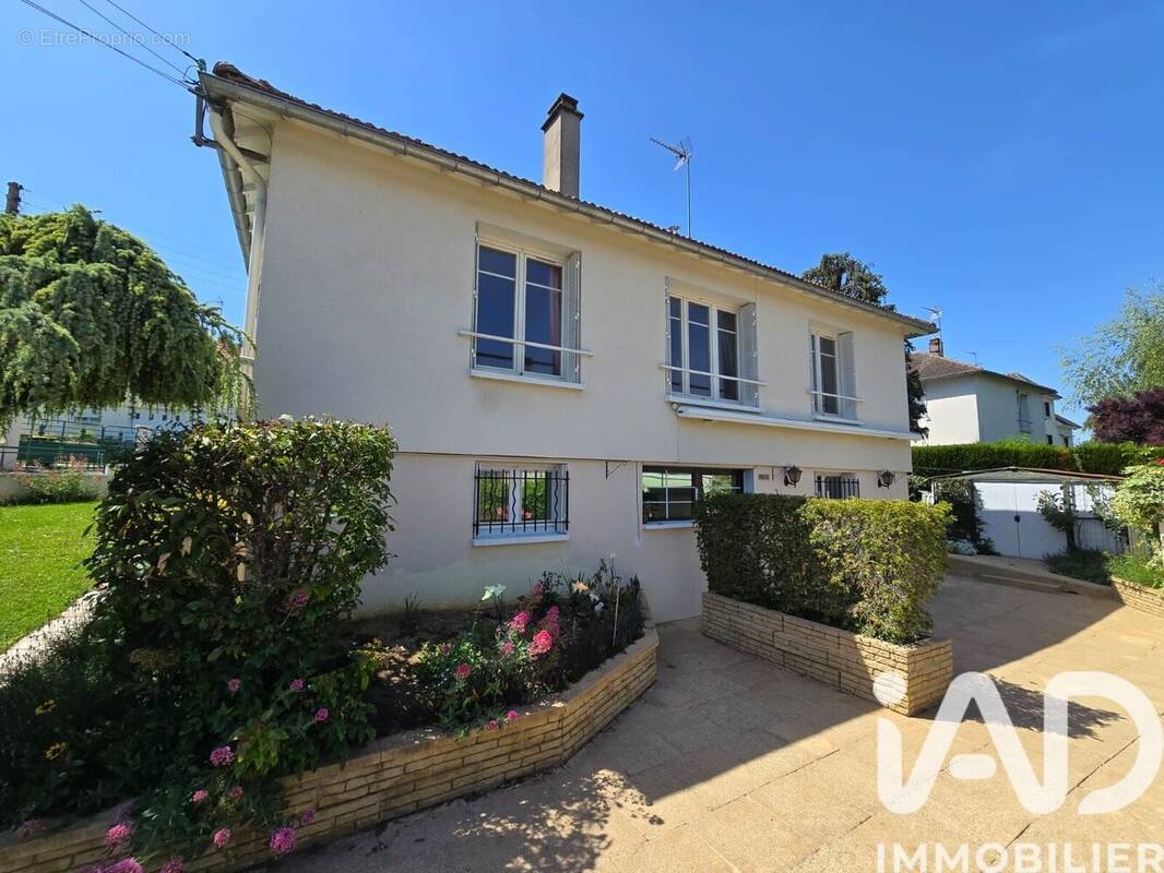 Maison 5 pièces 109 m² · à Auxerre · 109 m² · 155 000 €
