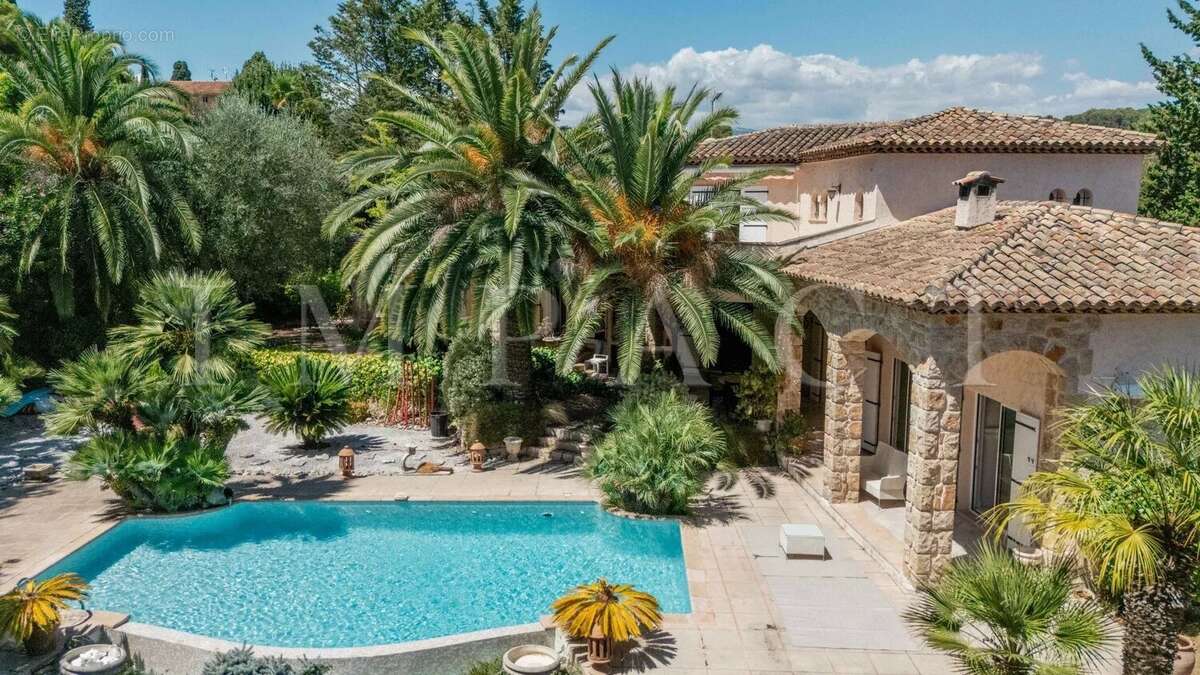 Maison à MOUGINS
