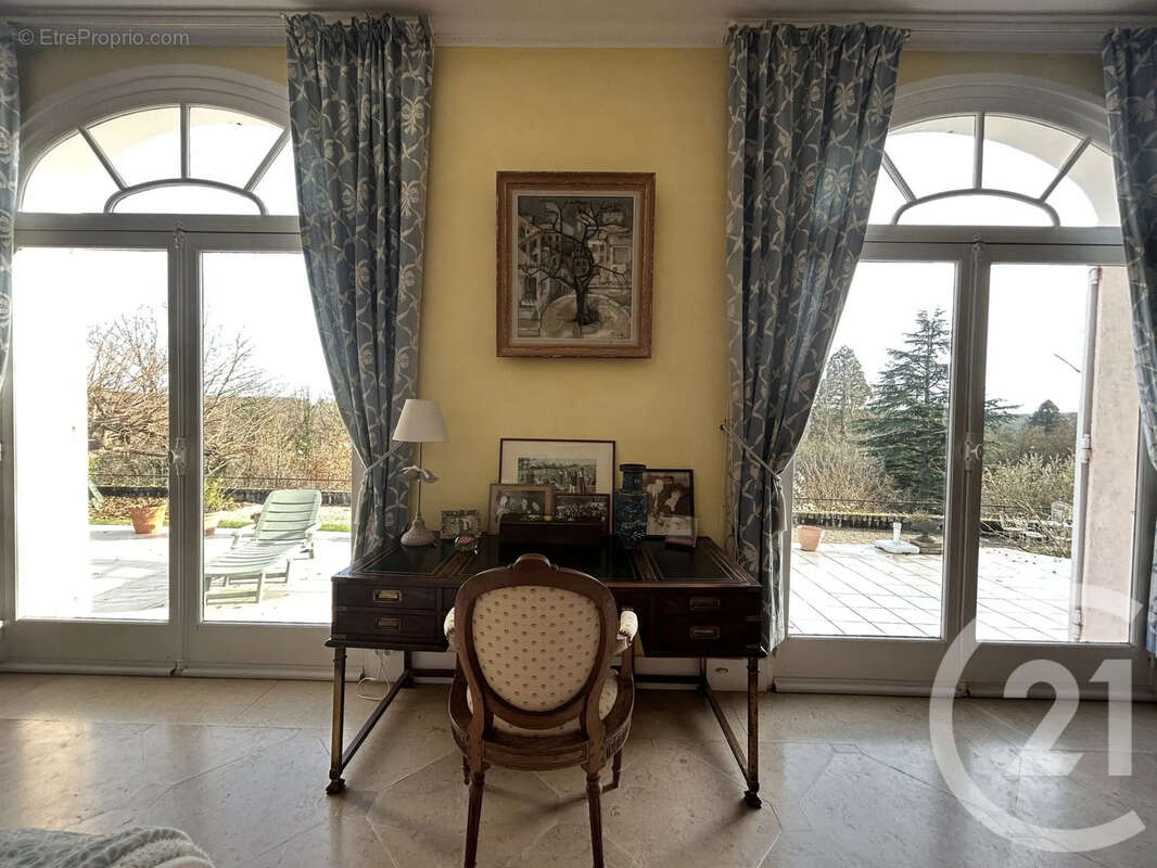 Maison 238 m² à Samois-Sur-Seine  - photo 8