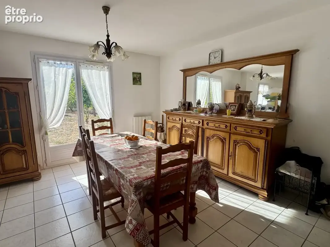 Lorris, 3 chambres, 2000 m2 terrain, garage, proches commerces - photo 2