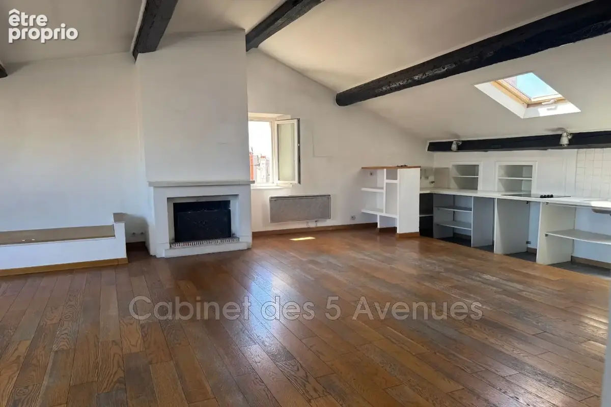 Appartement 4 pièces 75 m² à vendre à Marseille-1e (13001) - photo 2
