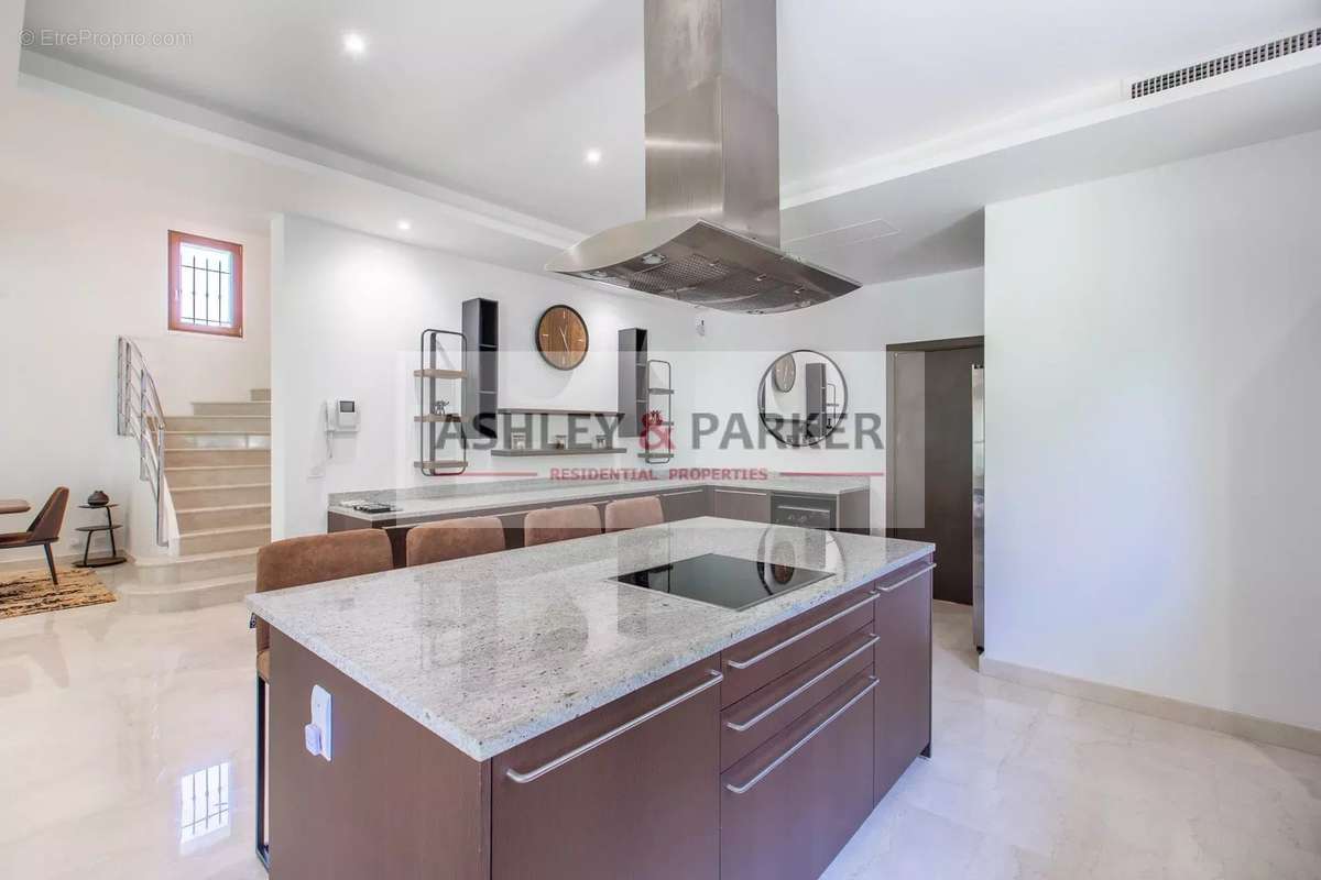 Maison à MOUANS-SARTOUX