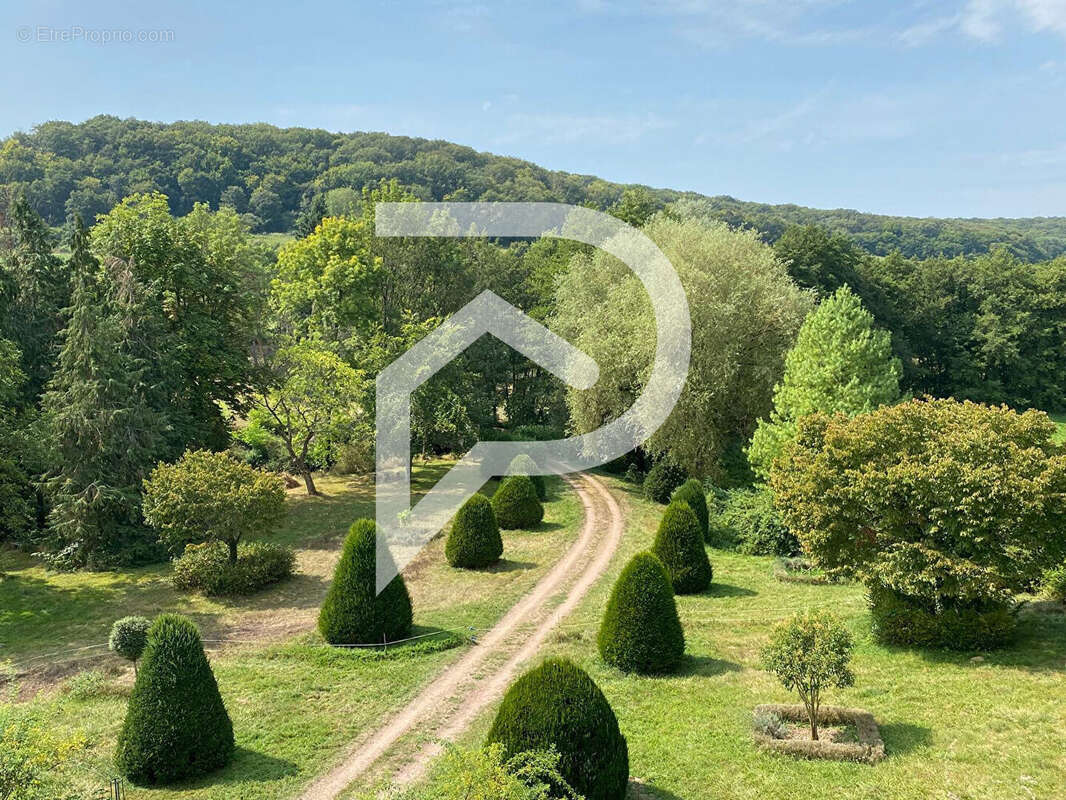 Maison à BEAUMONT-SARDOLLES