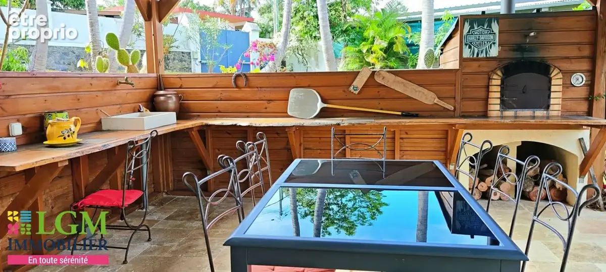 Grande villa avec piscine sur magnifique terrain paysager à l'entrée de St-Gilles les hauts - photo 4