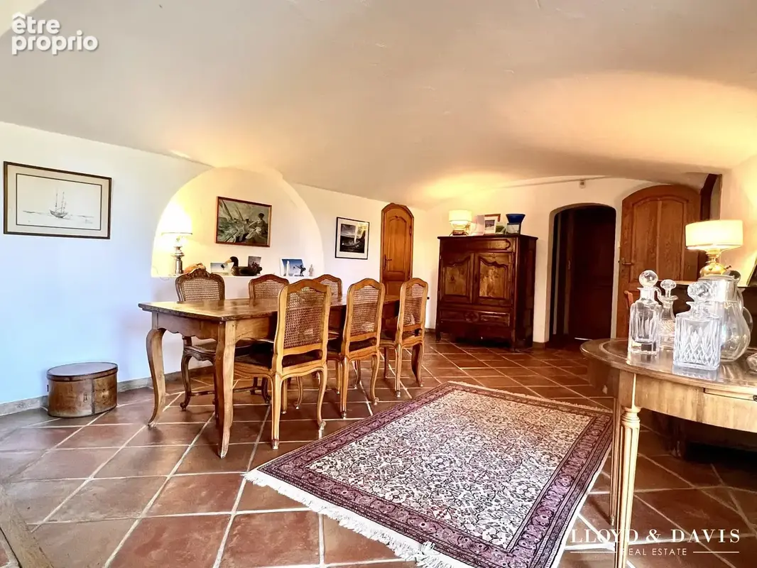 Maison 11 pièces 283 m² à vendre à Callian (83440) - photo 8