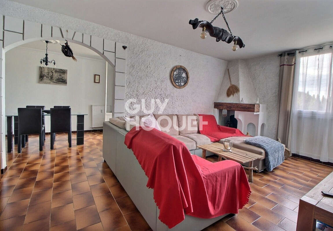 Appartement à BOULBON