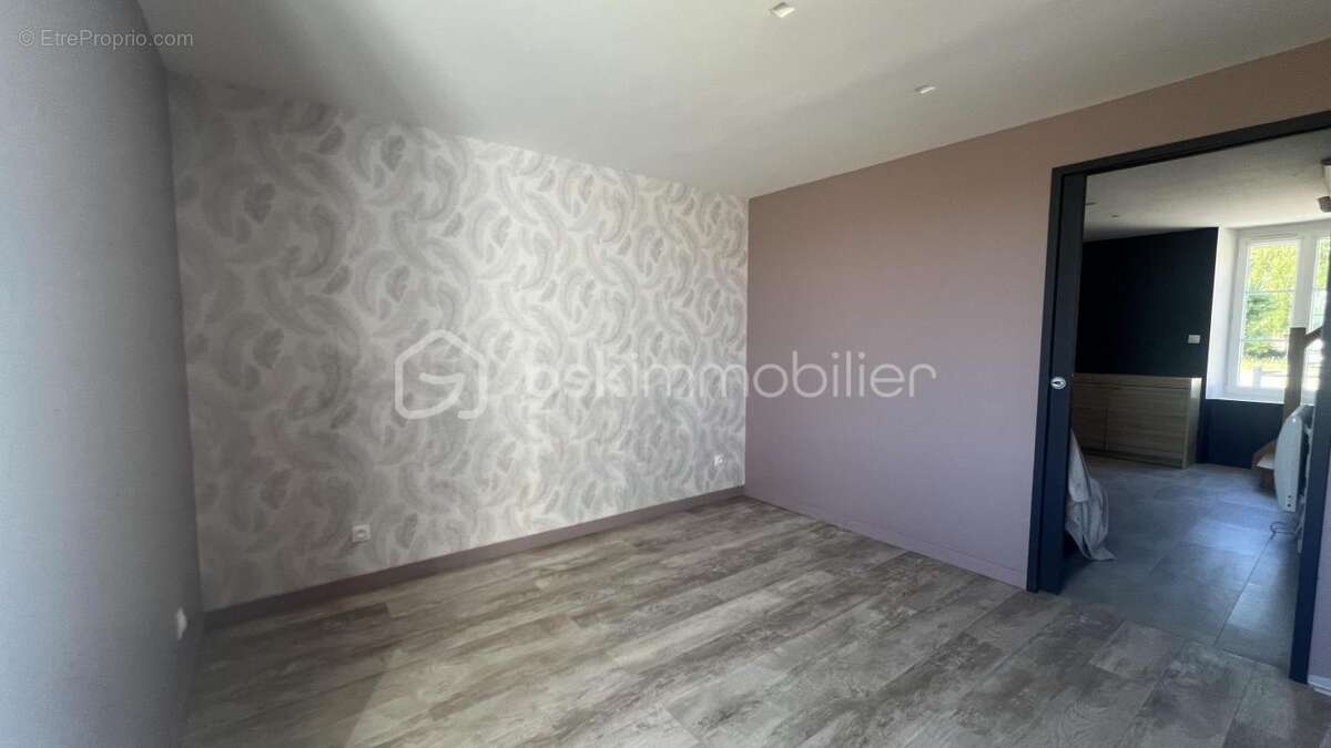 2 hectares + maison rénovée 102m² + dépendances  - indre 36 - photo 8