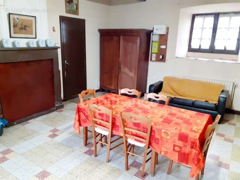 Maison à SAINT-PIERRE-DE-MAILLE