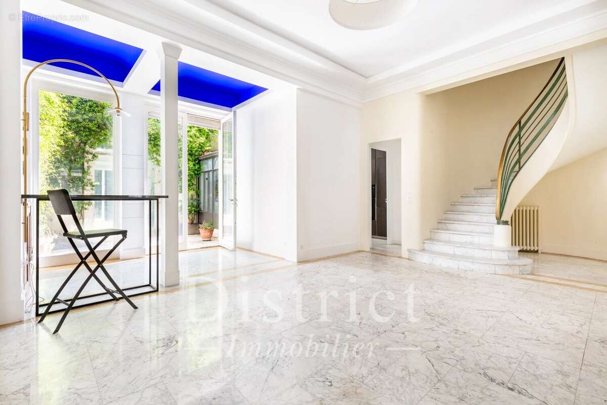 Maison à PARIS-17E
