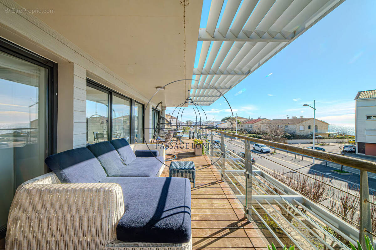 Appartement à MAUGUIO