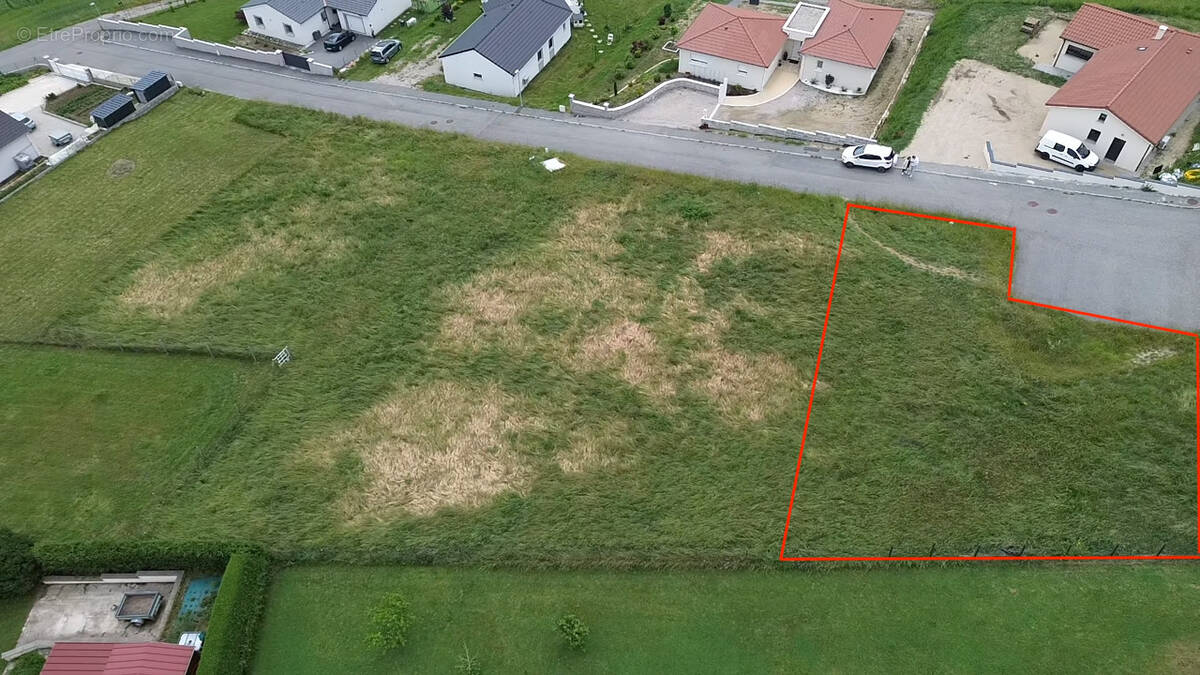 Terrain à RETOURNAC