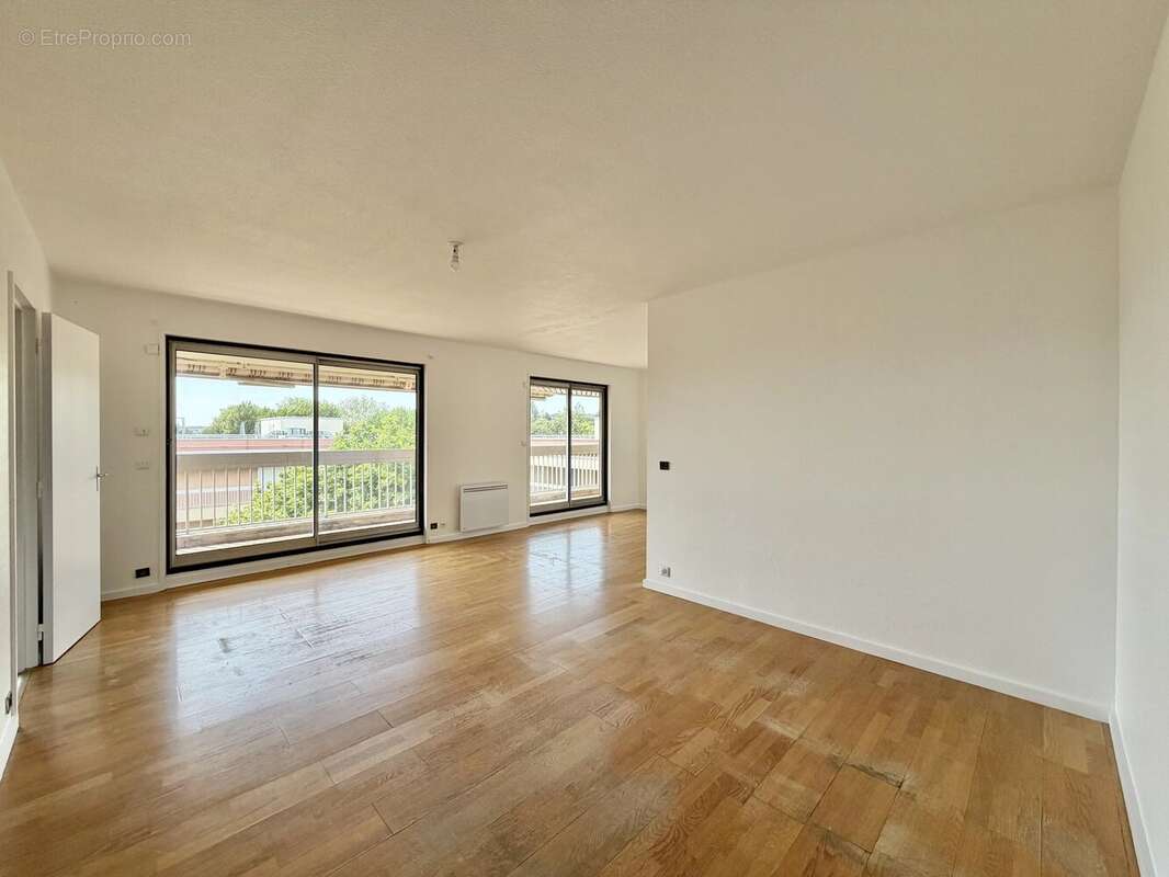 Appartement à VERRIERES-LE-BUISSON