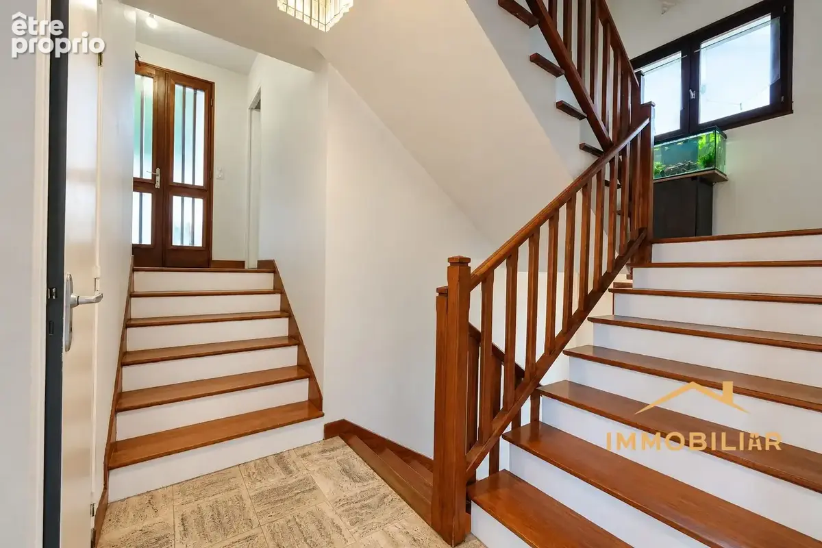 Maison 5 pièces 120 m² à vendre à Saint-Claude (39200) - photo 9