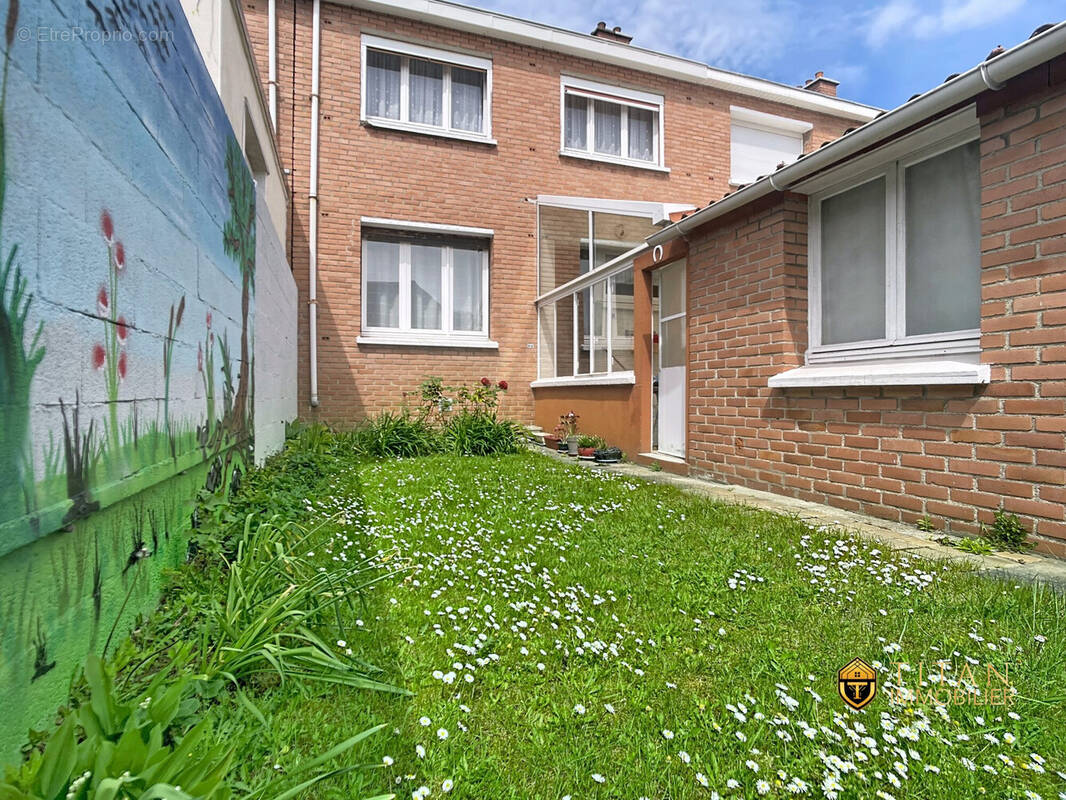 Maison 3 chambres, jardin plein sud à Dunkerque (59640) - Titan Immobilier - Maison à DUNKERQUE