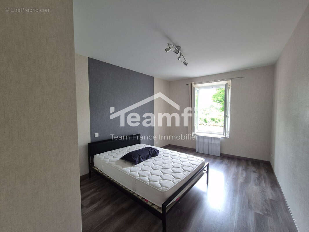 Appartement à COURPIERE