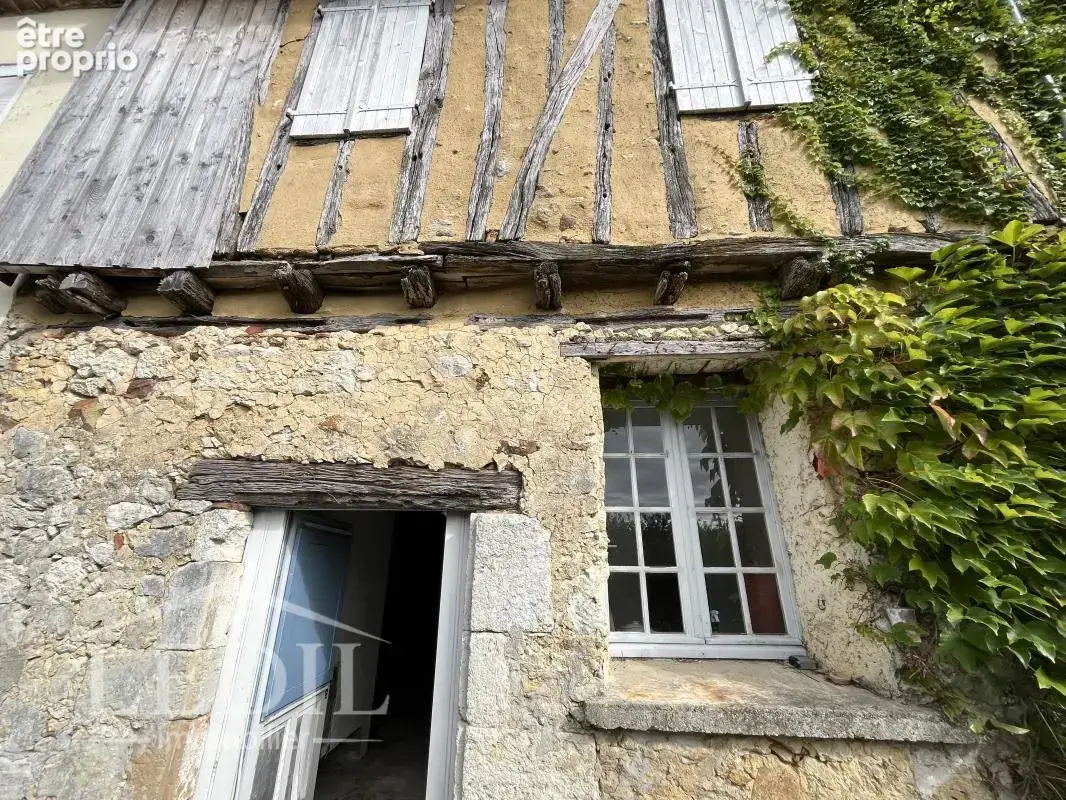 Maison de village avec grand garage et jardinet - photo 2
