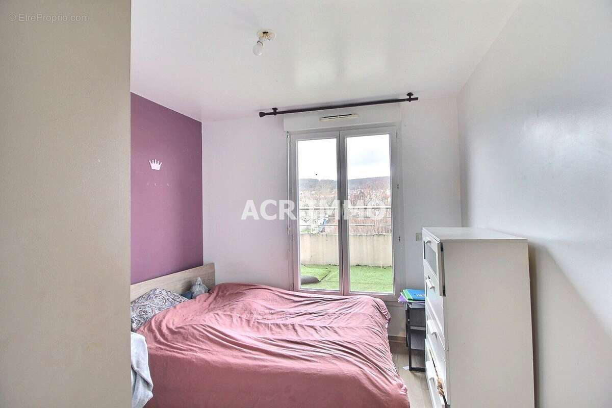Appartement à CHANTELOUP-LES-VIGNES