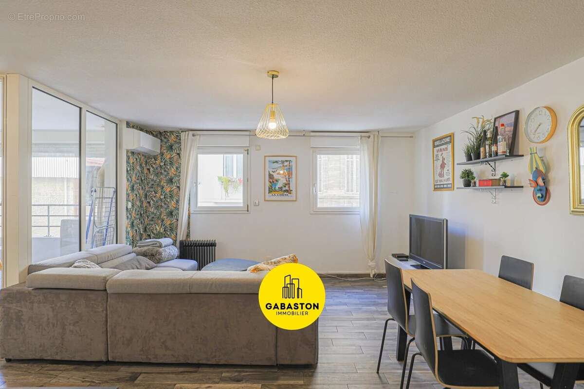 Appartement à MARSEILLE-6E