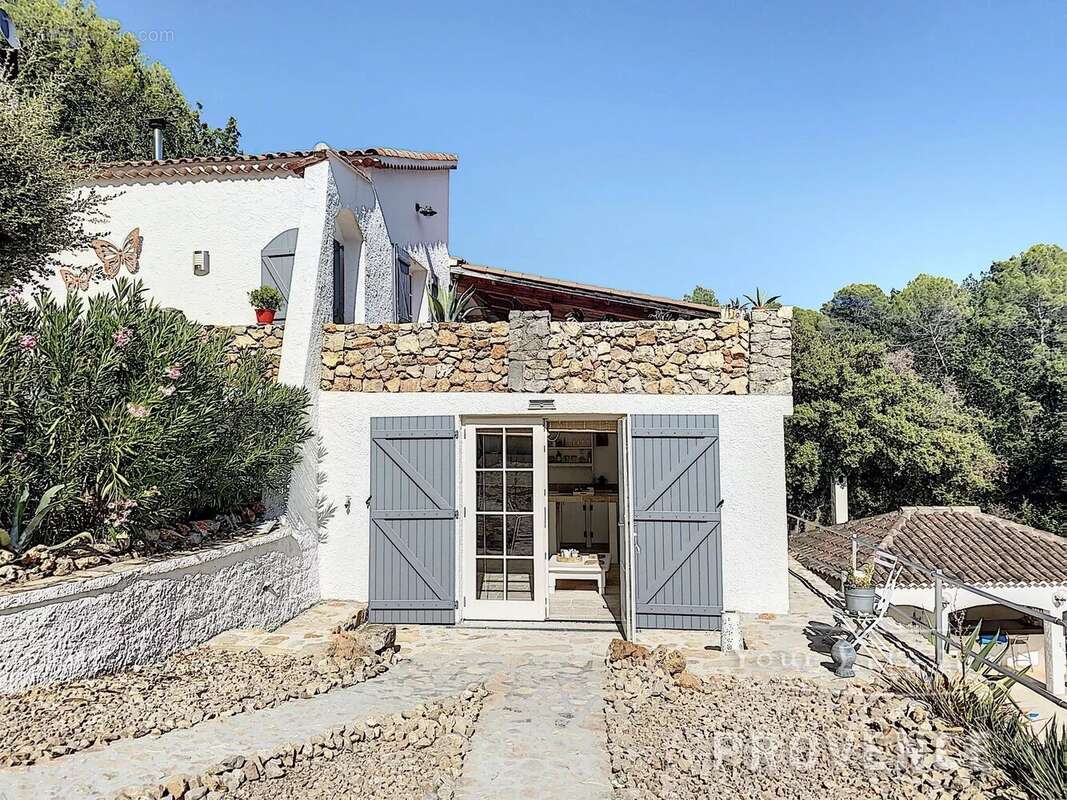 Maison à SAINT-ANTONIN-DU-VAR