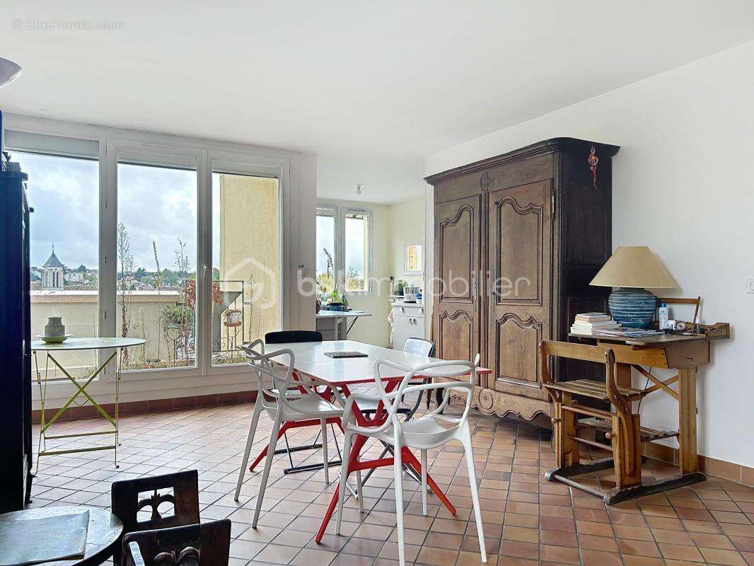 Appartement à CORBEIL-ESSONNES