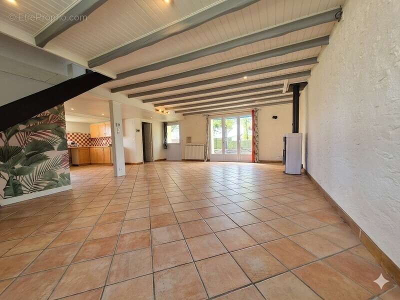Maison à vendre 5 pièces LUSSANT (17) - photo 2