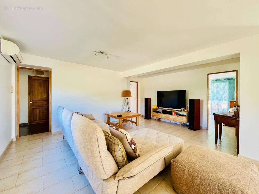 Maison à LA CADIERE-D&#039;AZUR