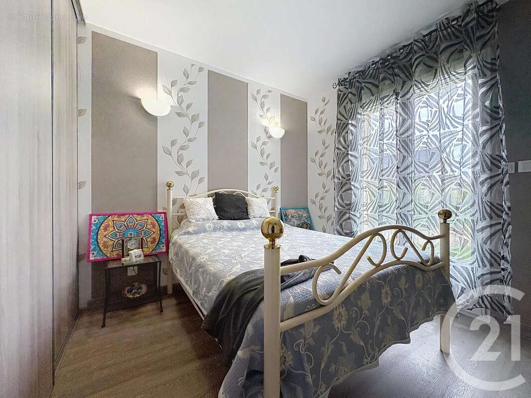 Maison à LA CHAPELLE-SAINT-LUC