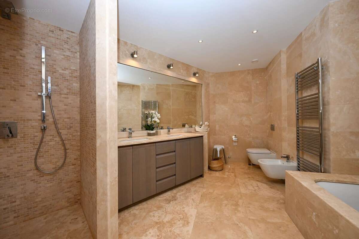 Maison à MOUGINS