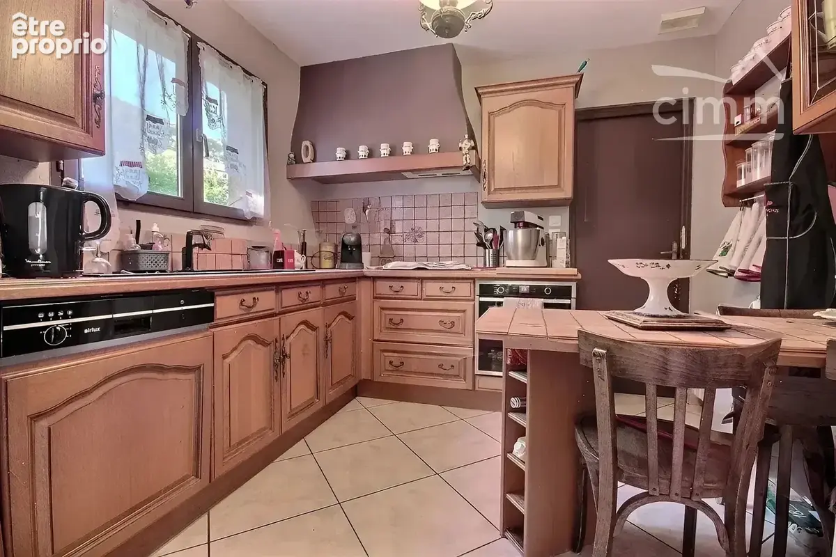 A vendre - valgelon-la-rochette - maison t5 + terrain + garage - photo 10