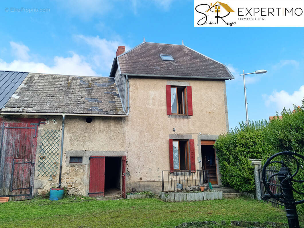 Maison à BUXIERES-SOUS-MONTAIGUT