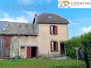 Maison à BUXIERES-SOUS-MONTAIGUT