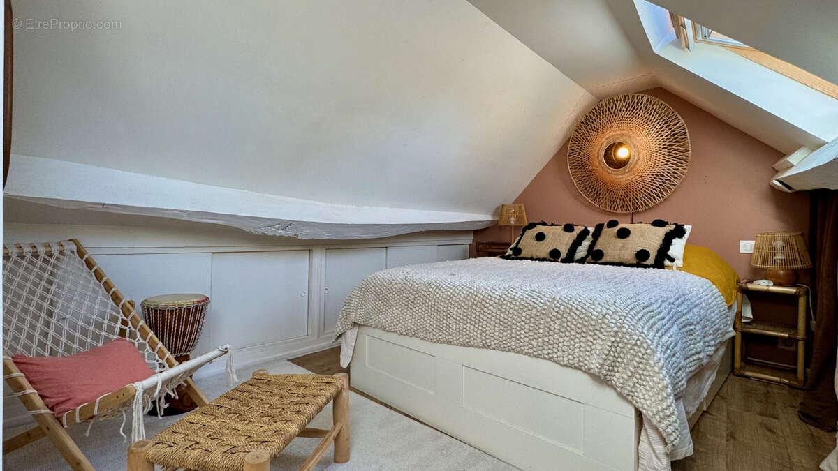 Maison à SAINT-NOM-LA-BRETECHE