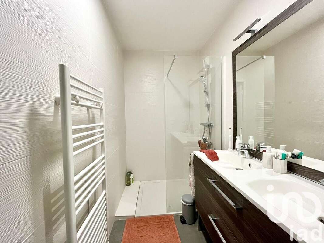 Photo 9 - Appartement à CHARBONNIERES-LES-BAINS