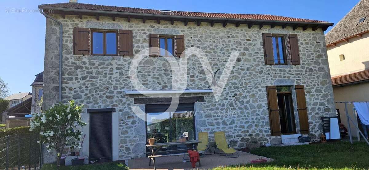 Appartement à LACAPELLE-DEL-FRAISSE