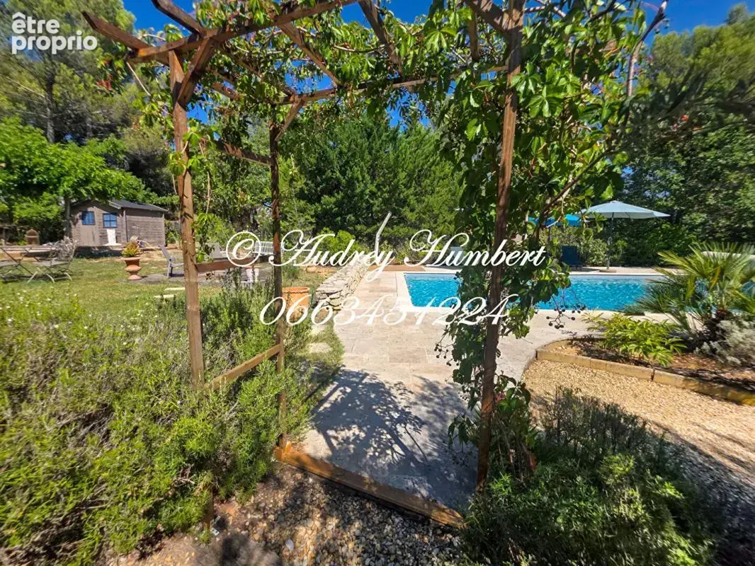 EXCLUSIVITÉ, SAINTE-TULLE, Quartier prisé pour cette Villa de 140 m² avec piscine et magnifique jardin - photo 2
