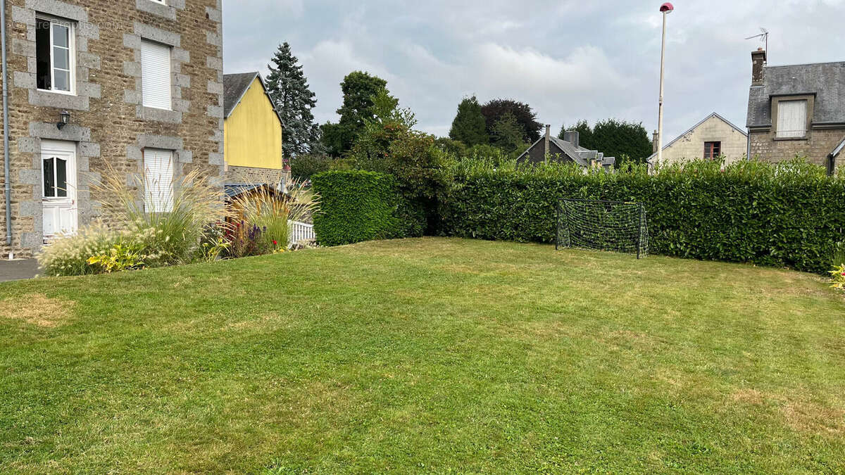 Maison 104 m² à Ger  - photo 10