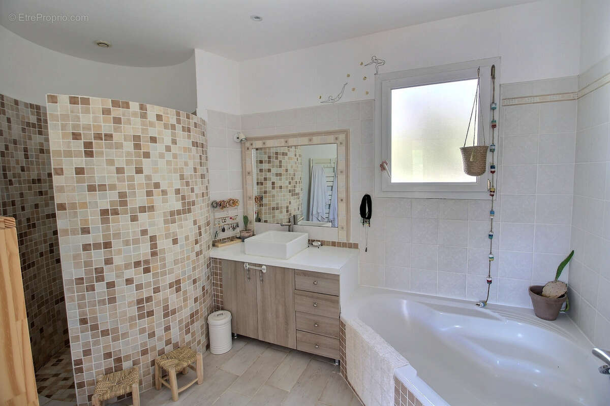 Maison à SAINT-MARTIN-DE-LONDRES