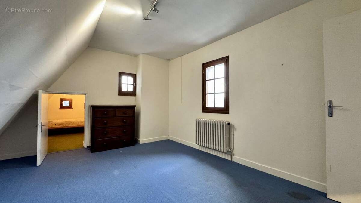 Maison à SAINT-MARTIN-LABOUVAL