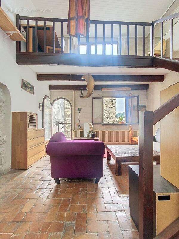 Appartement à VILLENEUVE-LES-AVIGNON